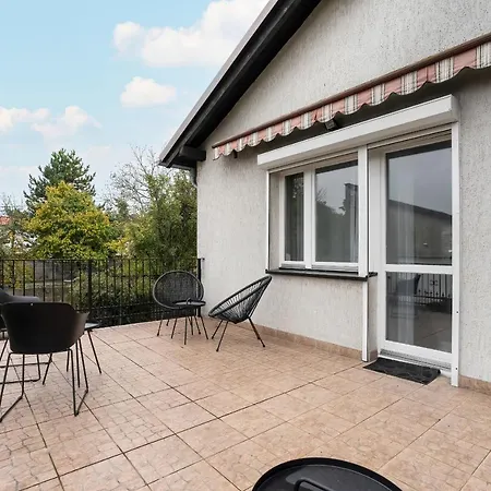 Σπίτι διακοπών Beautiful House With Balcony, Ideal For Families By Renters Πόζναν